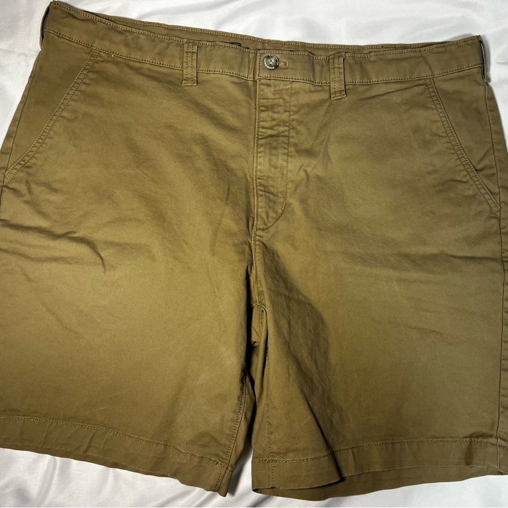 Eddie Bauer Shorts Mens 40 Khaki Legend Wash Slim Fit‎ Chino Flat Front Casual